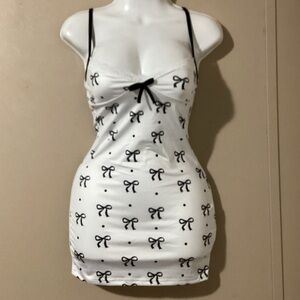❤️White Mini Dress with Black Bow Print